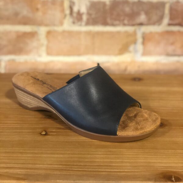 Walking Cradle Kerry Navy Leather